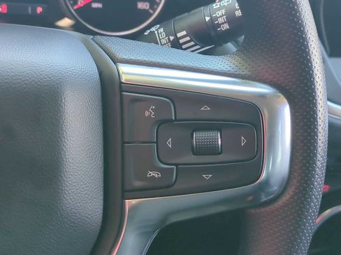 Used 2025 Chevrolet Blazer LT FWD image 16