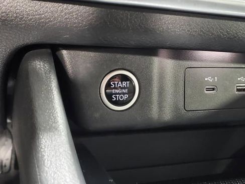 Used 2022 Nissan Rogue SV image 32