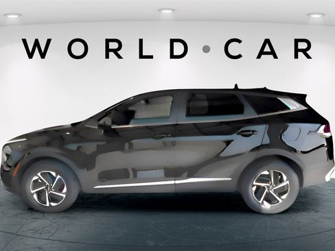 Certified 2024 Kia Sportage LX image 4