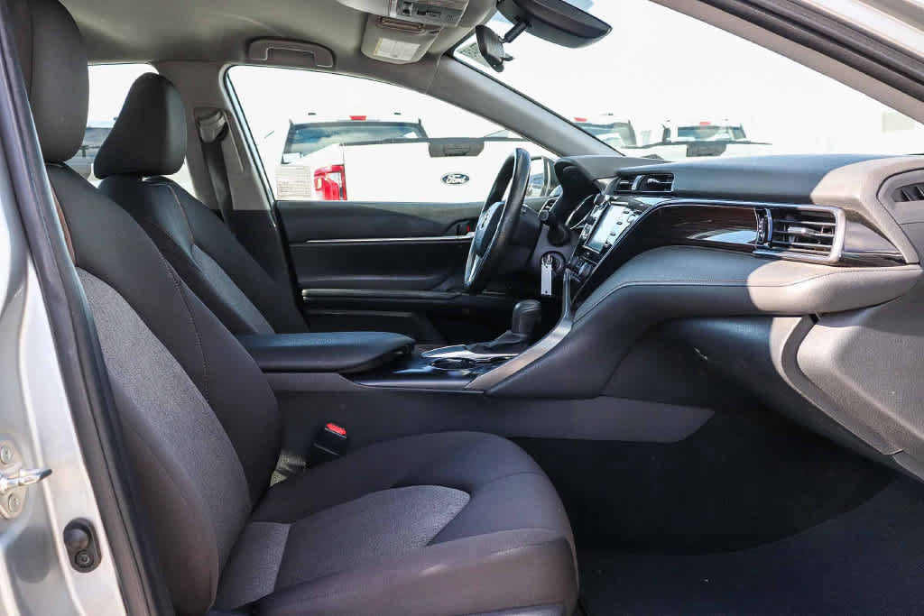 Used 2020 Toyota Camry LE w/ Carpet Mat Package FWD image 15