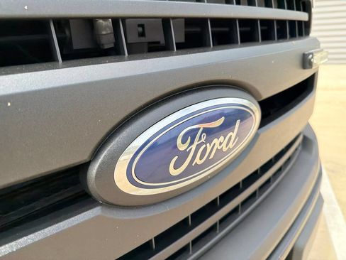 Used 2018 Ford F150 XL w/ Heavy-Duty Payload Package AWD/4WD image 9