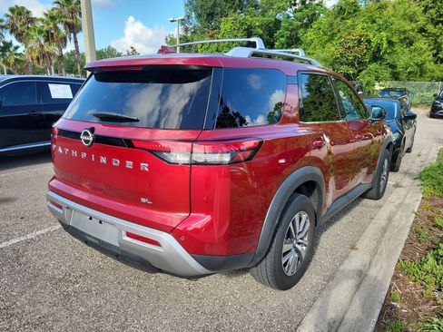 Used 2023 Nissan Pathfinder SL FWD image 3