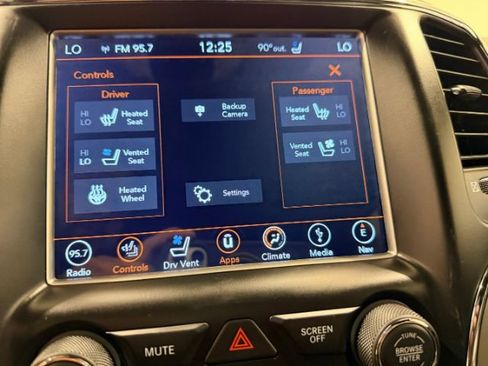 Used 2018 Jeep Grand Cherokee Overland AWD/4WD image 31