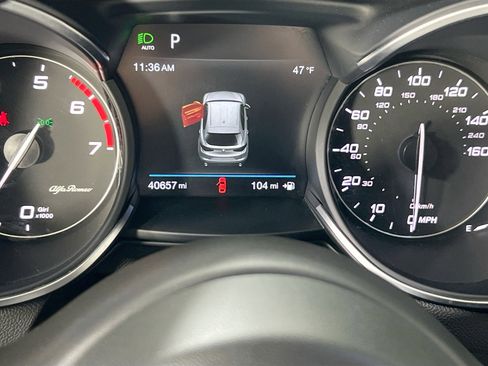 Used 2019 Alfa Romeo Stelvio Ti image 12