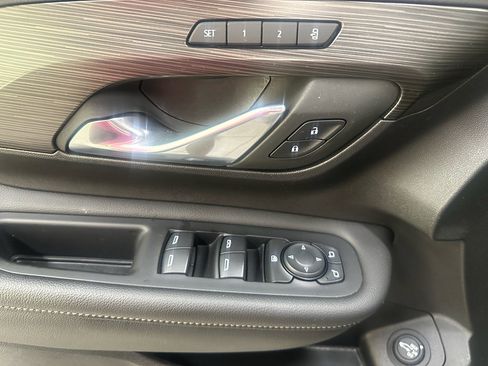 Used 2023 GMC Terrain SLT w/ Infotainment Package II AWD/4WD image 25
