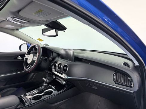 Used 2018 Kia Stinger Premium image 27