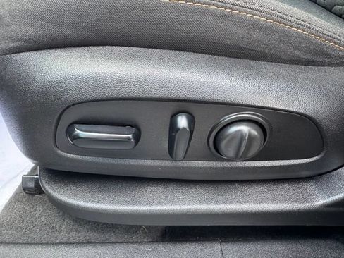 Used 2018 Chevrolet Equinox LT AWD/4WD image 18