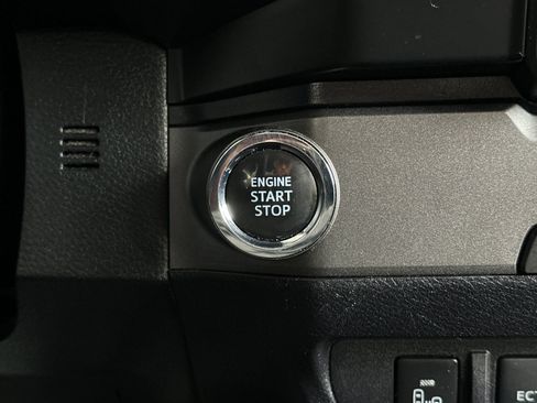 Used 2022 Toyota Tacoma TRD Off-Road w/ Technology Package RWD image 19
