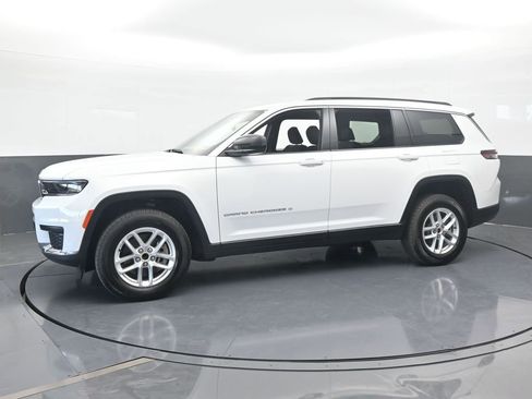 Used 2024 Jeep Grand Cherokee L Laredo image 2