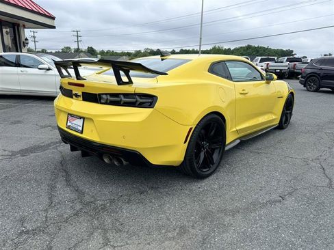 Used 2018 Chevrolet Camaro SS RWD image 5