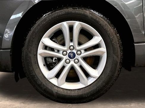 Used 2020 Ford Edge SEL image 33