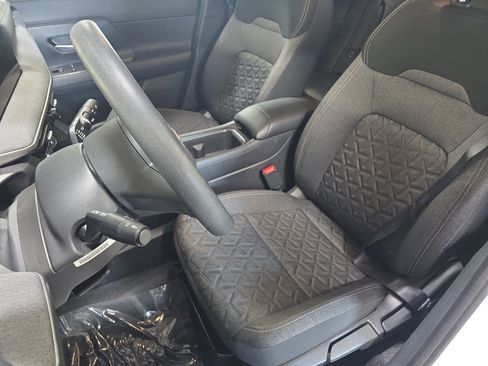 Certified 2025 Nissan Kicks SV image 14