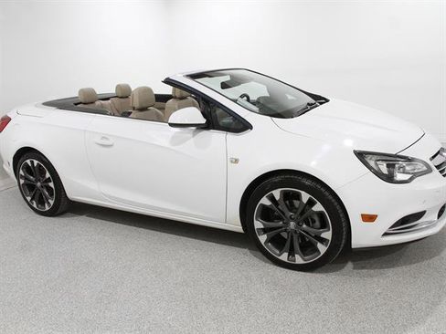 Used 2019 Buick Cascada Premium image 1