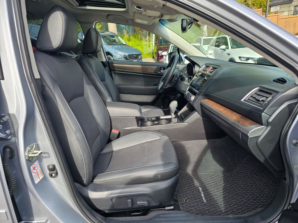 Used 2016 Subaru Outback 2.5i Limited AWD/4WD image 11