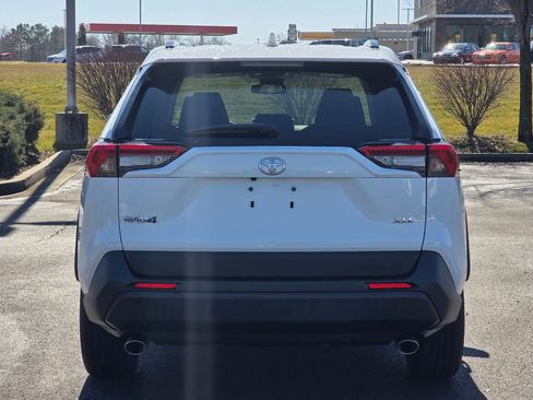 Used 2025 Toyota RAV4 XLE image 5