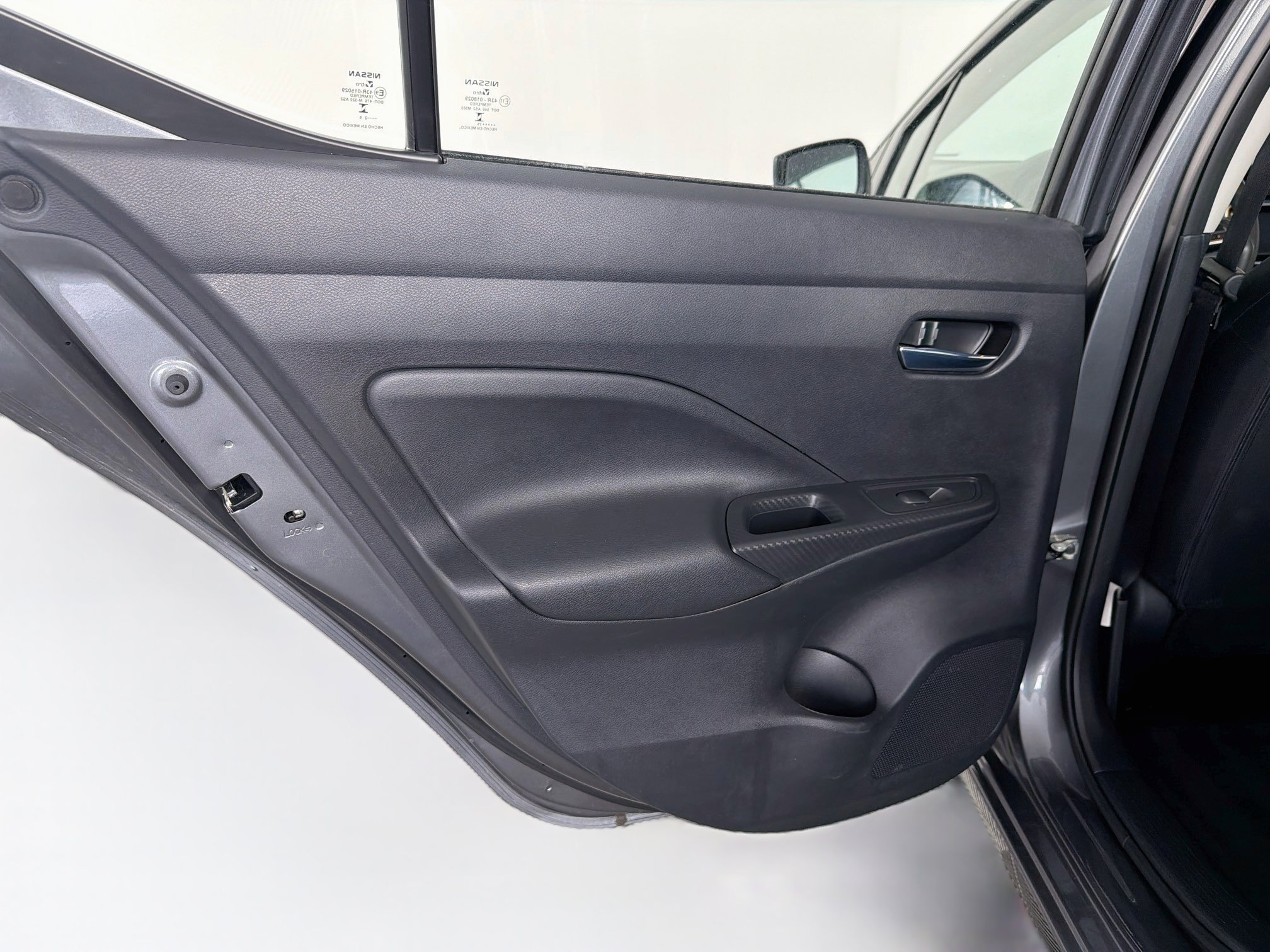 Used 2025 Nissan Versa SV FWD image 25