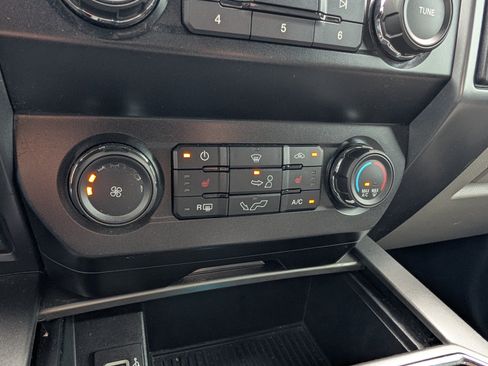 Used 2019 Ford F150 XLT w/ Equipment Group 302A Luxury AWD/4WD image 21