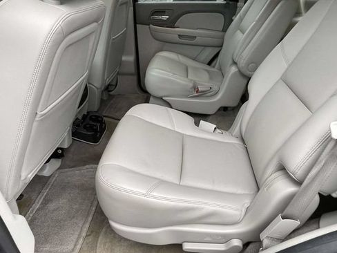 Used 2013 Chevrolet Tahoe LTZ RWD image 11