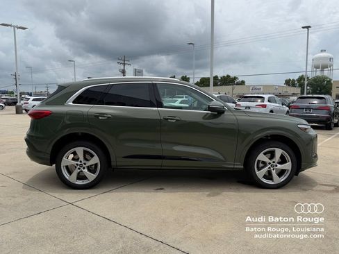 Used 2025 Audi Q5 Premium Plus w/ Premium Plus AWD/4WD image 4