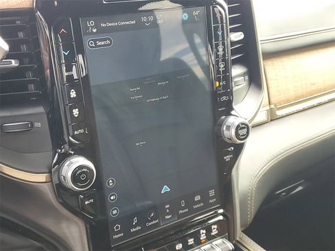 Used 2024 RAM 2500 Limited image 33