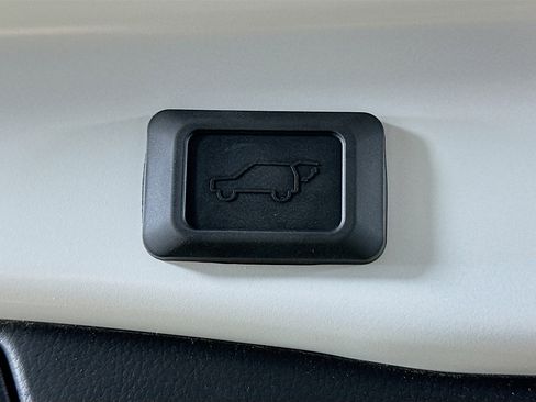 Used 2025 Toyota RAV4 XLE w/ Convenience Package image 29