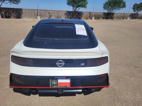 Certified 2025 Nissan Z NISMO w/ Floor Mat Package RWD image 7