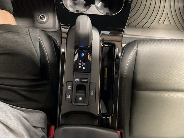 Used 2024 Toyota Prius XLE FWD image 36