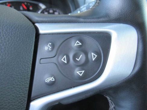 Used 2023 GMC Terrain SLT image 24