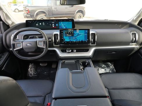 Used 2025 Ford Expedition Max Platinum AWD/4WD image 26