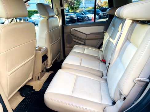 Used 2007 Ford Explorer Eddie Bauer image 14
