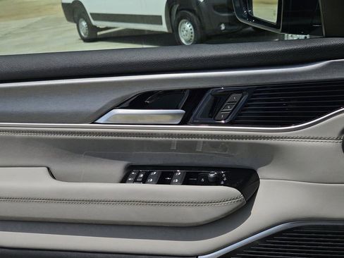New 2026 Jeep Grand Wagoneer L Limited AWD/4WD image 12