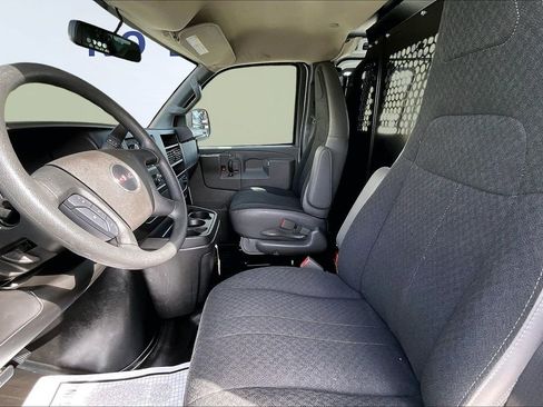 Used 2024 GMC Savana 2500 w/ Driver Convenience Package image 9
