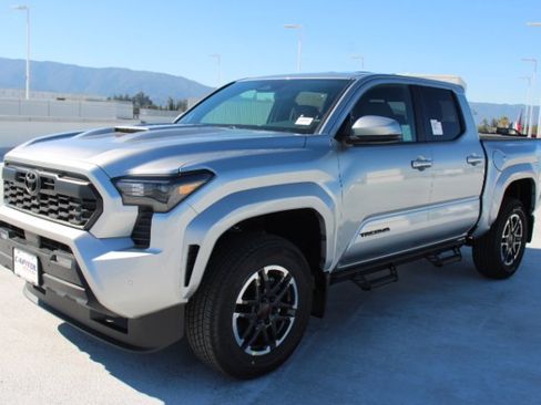 New 2025 Toyota Tacoma TRD Sport image 7