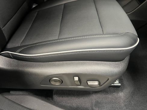 Used 2026 Buick Enclave Preferred AWD/4WD image 37