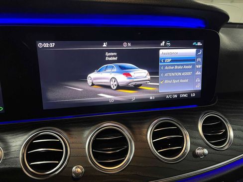 Used 2020 Mercedes-Benz E 450 4MATIC Sedan image 38