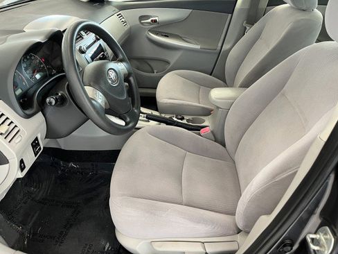 Used 2011 Toyota Corolla LE image 9
