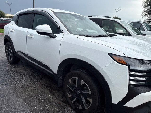 Used 2025 Nissan Kicks SV AWD/4WD image 8