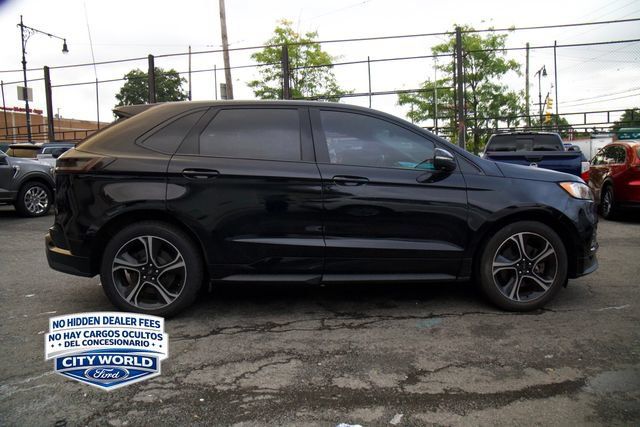Certified 2020 Ford Edge ST w/ Cold Weather Package AWD/4WD image 3