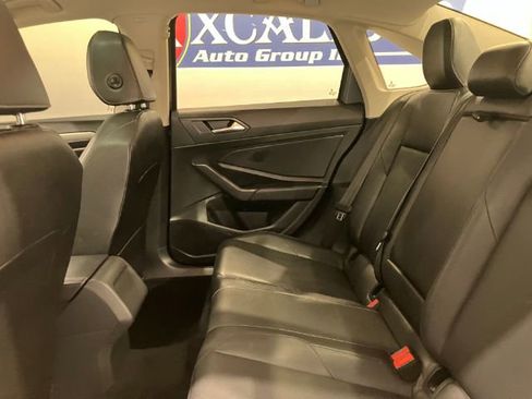 Used 2019 Volkswagen Jetta SE image 41