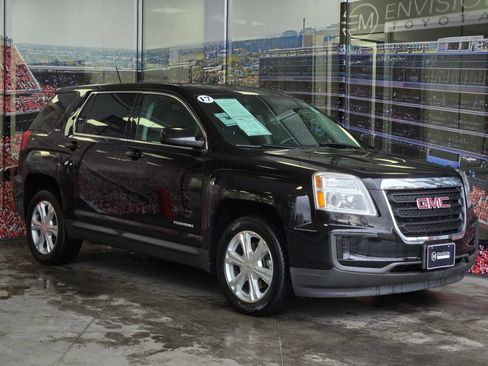 Used 2017 GMC Terrain SLE FWD image 1