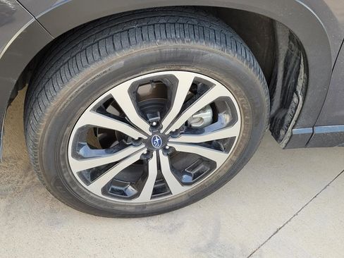 Used 2023 Subaru Forester Limited AWD/4WD image 2