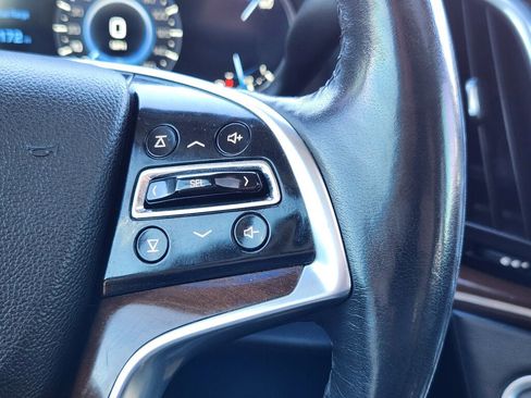 Used 2020 Cadillac Escalade Premium Luxury image 21