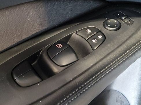 Used 2020 Nissan Pathfinder S image 27