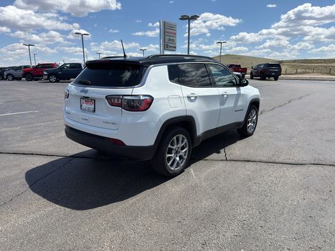 Certified 2025 Jeep Compass Limited AWD/4WD image 5
