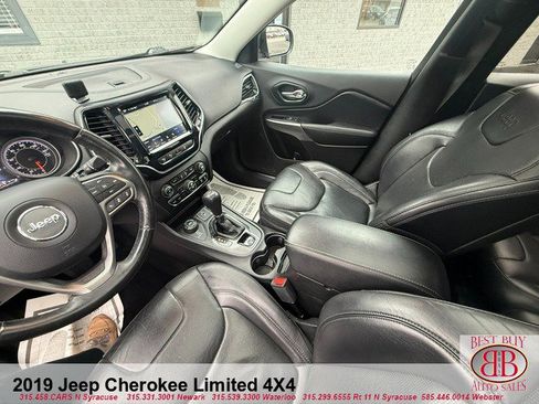 Used 2019 Jeep Cherokee Limited w/ Luxury Group AWD/4WD image 18