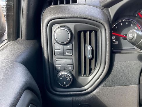 Used 2022 Chevrolet Silverado 1500 Custom AWD/4WD image 32