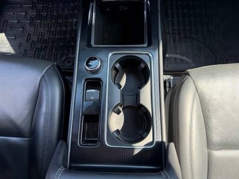 Used 2022 Lincoln Corsair AWD w/ Premium Package image 19
