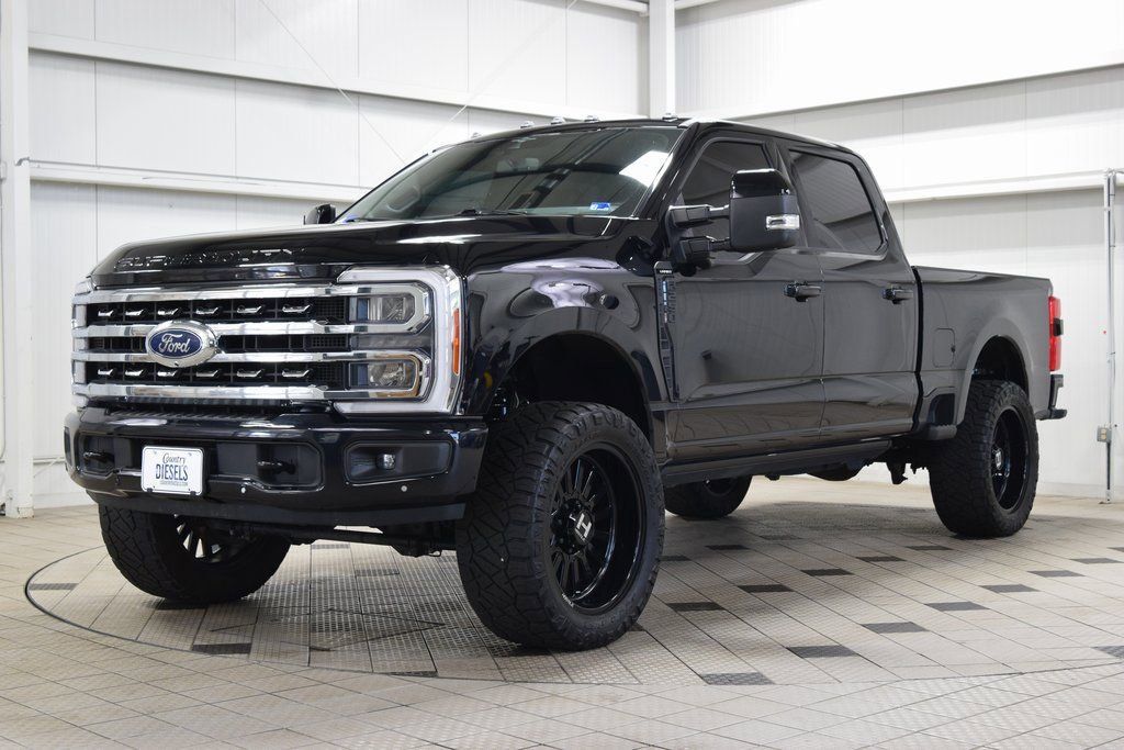 Used 2023 Ford F250 Lariat w/ Lariat Ultimate Package AWD/4WD image 3