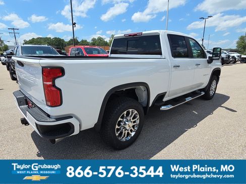 New 2026 Chevrolet Silverado 2500 LT w/ Z71 Chrome Sport Edition AWD/4WD image 9