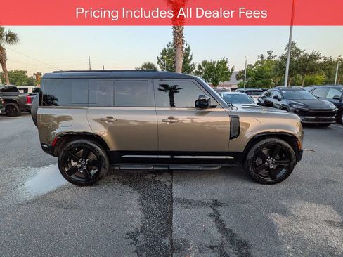 Used 2025 Land Rover Defender 110 X-Dynamic SE AWD/4WD image 3